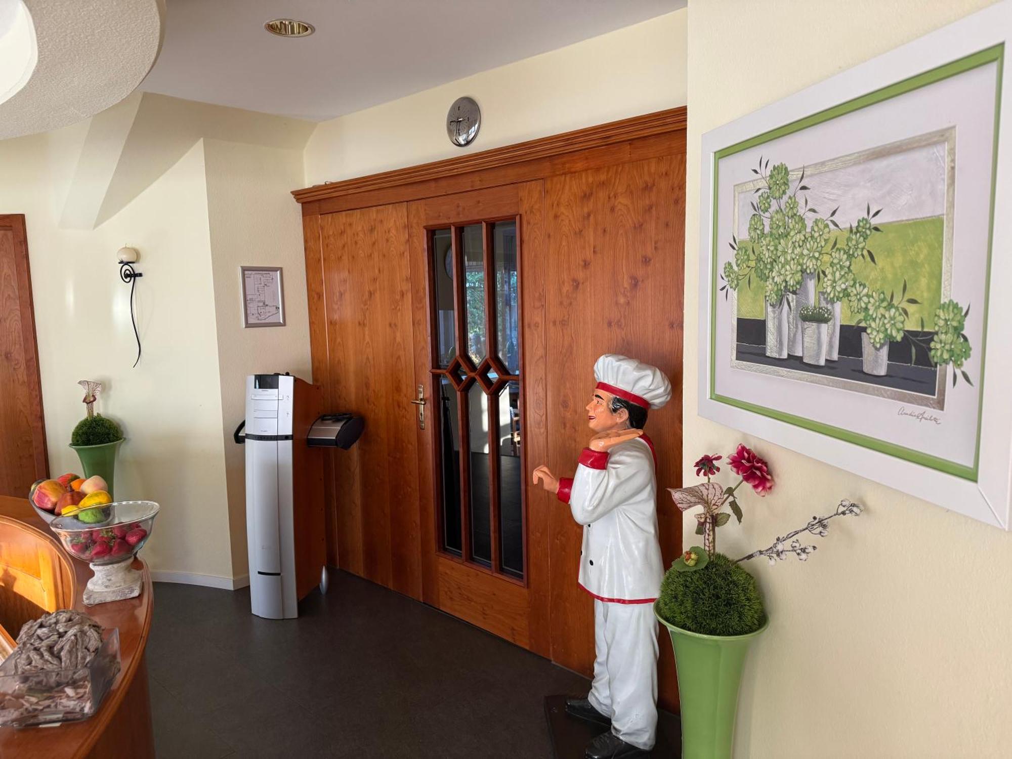 Hotel Garni Schick Oberursel Exterior photo